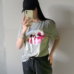 Kylie Dripping Lips Shirt